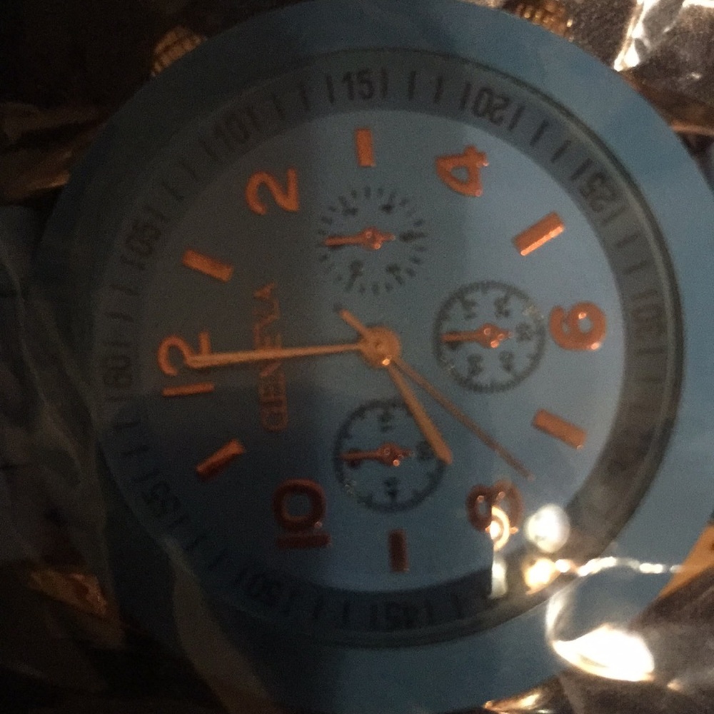 Watch - Picture 2 of 3